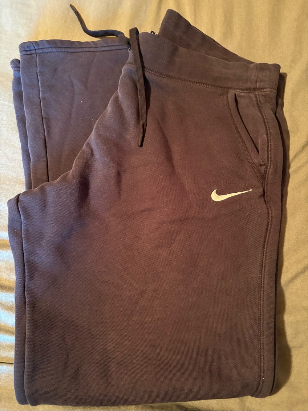 Nike women’s black Sweatpants
